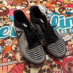 Reebok black & white boys sneakers Sz 3.5 NEW